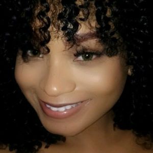 Meet your Posher, Victoria